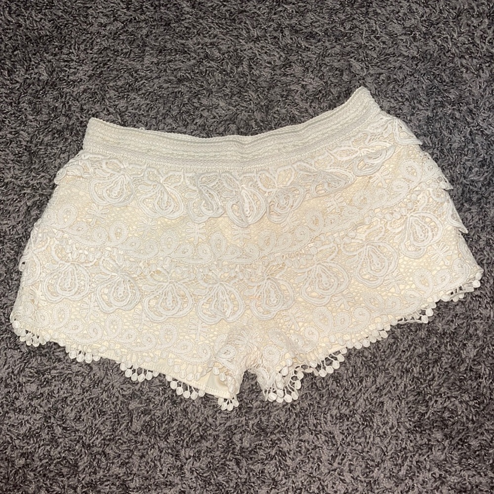 Soho Bottoms | Girls Tiered Lace Shorts Size 10 12 | Color: Beige